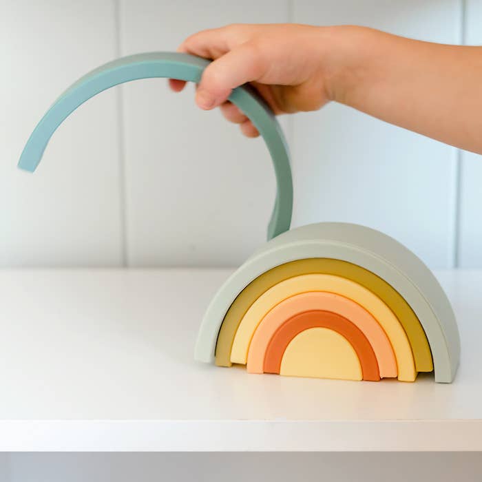 Stapelbare Regenboogkers